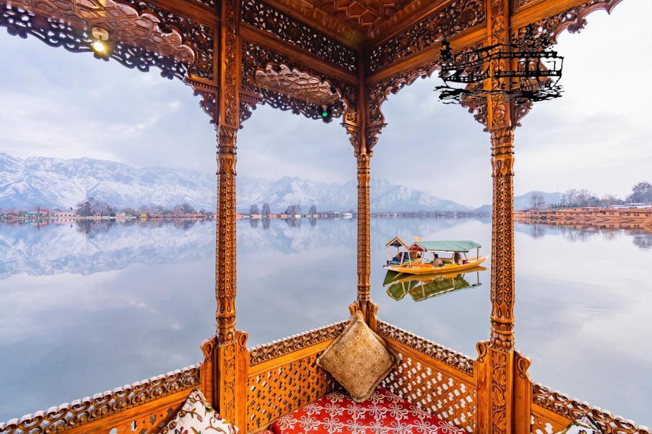 New Jacquline Heritage Houseboats Сринагар Экстерьер фото